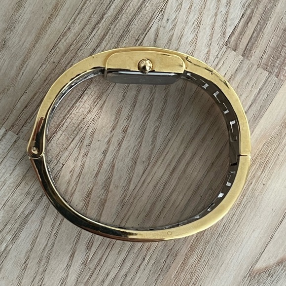 Avon Ladies Watch Vintage Rectangular Dial Two Tone Geometric Bangle Bracelet - Picture 5 of 9